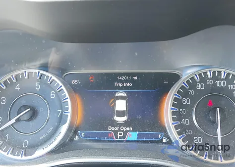 2015 Chrysler 200 C из США, поврежденный, VIN 1C3CCCCB7FN592418